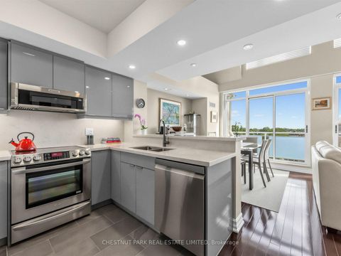 Photo 3 at PH 802 - 1801 Bayview Avenue, Leaside, Toronto