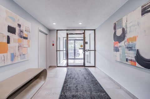 Photo 3 at 413 - 4060 Lawrence Avenue E, West Hill, Toronto