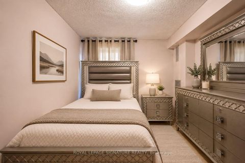 Photo 8 at 413 - 4060 Lawrence Avenue E, West Hill, Toronto