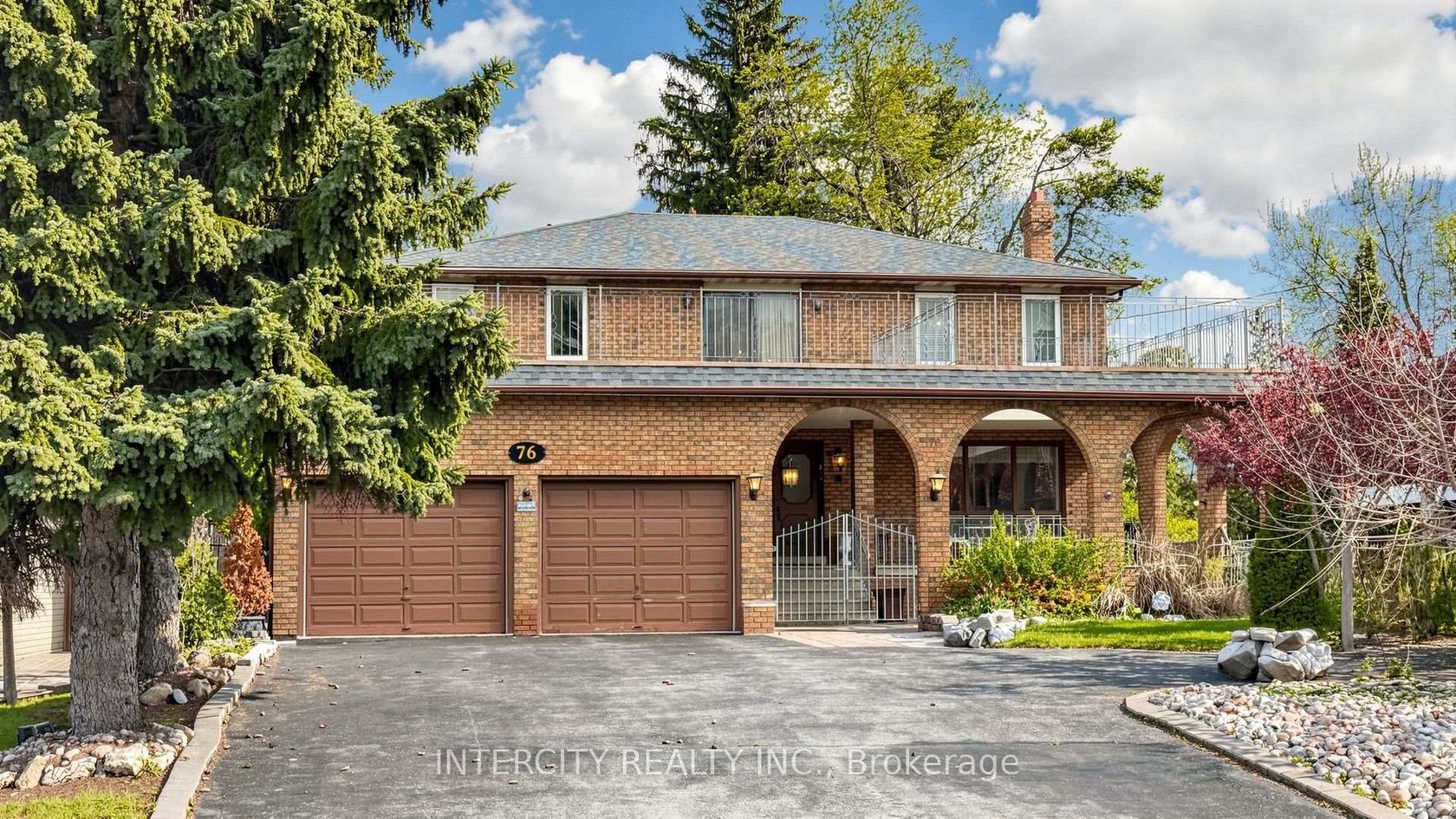 76 Spruce Avenue, South Richvale, Richmond Hill photo number 2