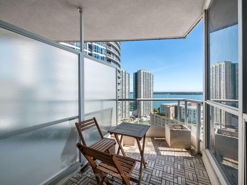 Photo 14 at 2103 - 218 Queens Quay Boulevard W, Waterfront Communities C1, Toronto