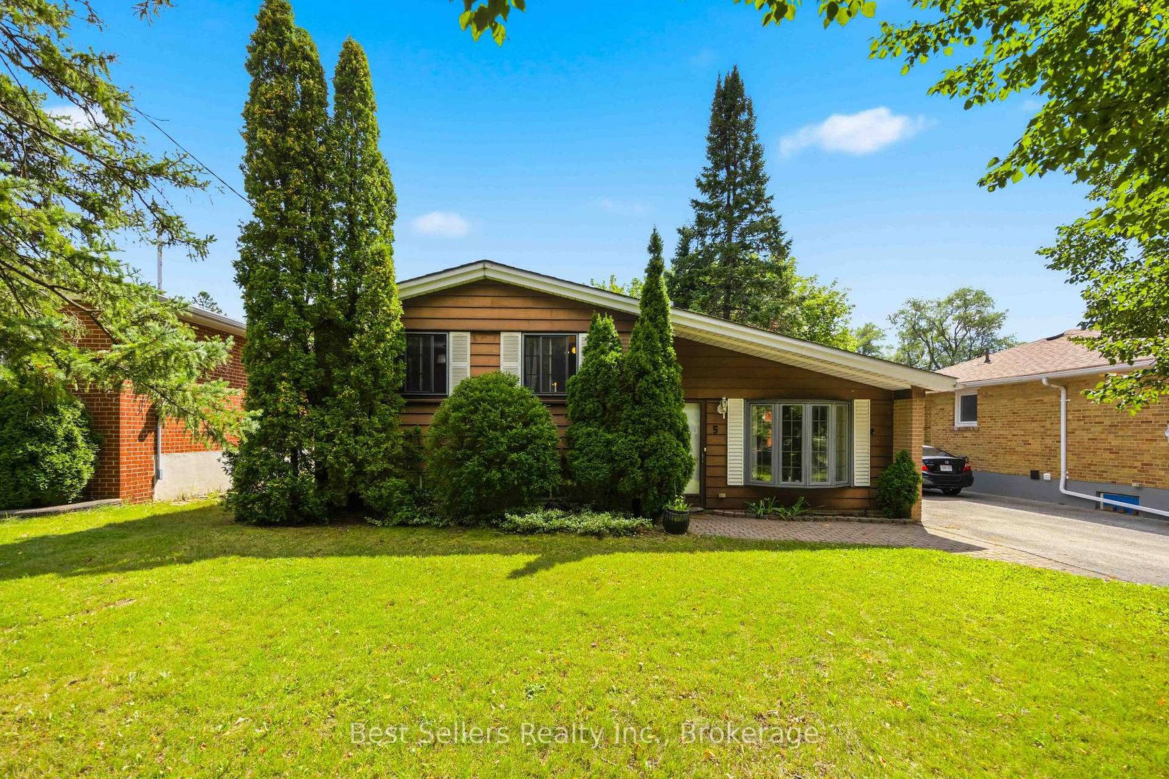 5 Benfrisco Crescent, Woburn, Toronto photo number 2