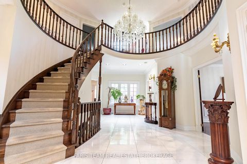 Photo 4 at 15 Clarendon Drive, Bayview Hill, Richmond Hill