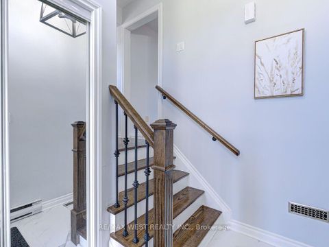 Photo 4 at 17 Cabana Drive, Humber Summit, Toronto