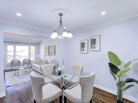 Photo 11 at 17 Cabana Drive, Humber Summit, Toronto