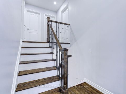 Photo 20 at 17 Cabana Drive, Humber Summit, Toronto