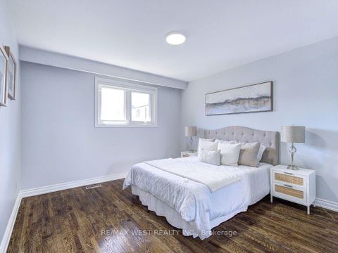 Photo 21 at 17 Cabana Drive, Humber Summit, Toronto