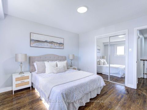 Photo 22 at 17 Cabana Drive, Humber Summit, Toronto