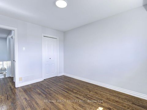 Photo 27 at 17 Cabana Drive, Humber Summit, Toronto