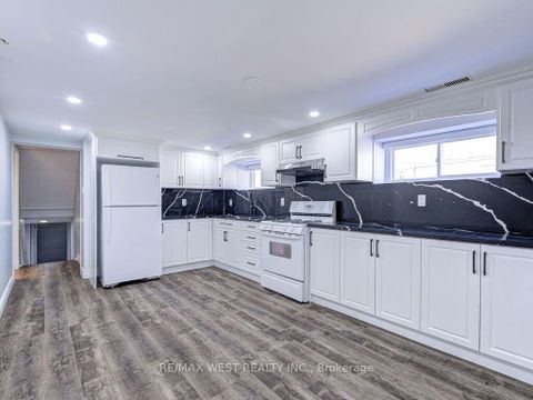 Photo 40 at 17 Cabana Drive, Humber Summit, Toronto