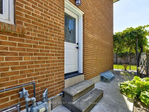 Photo 46 at 17 Cabana Drive, Humber Summit, Toronto
