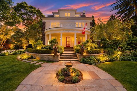 Photo 2 at 25 Strathgowan Crescent, Lawrence Park South, Toronto