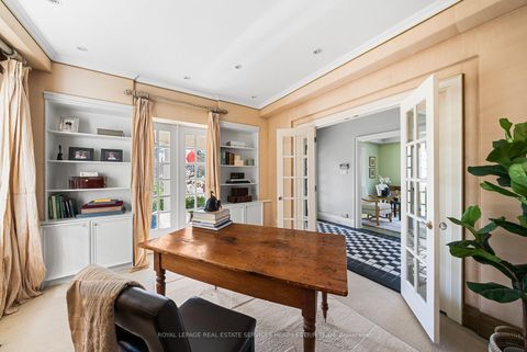 Photo 17 at 25 Strathgowan Crescent, Lawrence Park South, Toronto