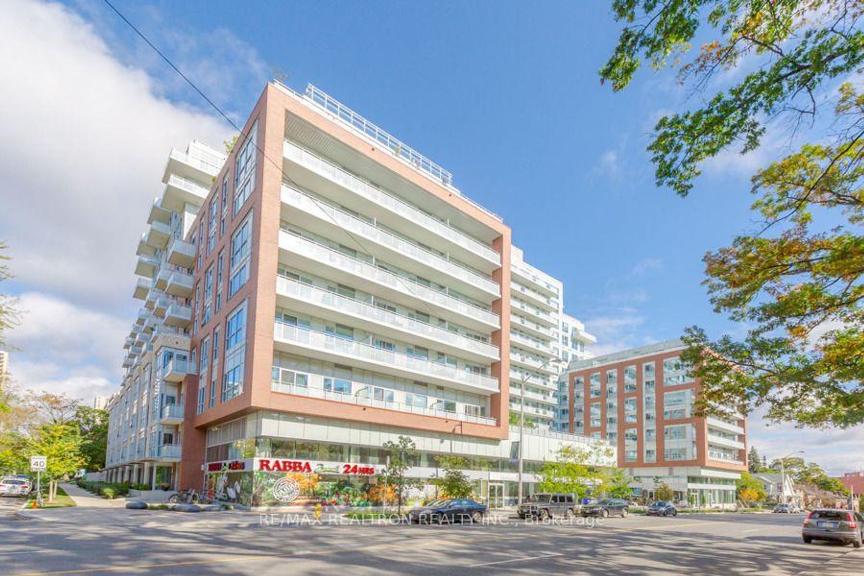 LPH8 - 1830 Bloor Street W, High Park North, Toronto 
