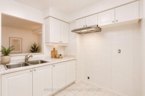 Photo 3 at 707 - 88 Corporate Drive, Woburn, Toronto