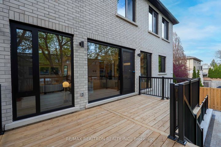 Photo 3 at 35 Foxwarren Drive, Bayview Village, Toronto