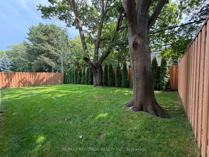 Photo 8 at 35 Foxwarren Drive, Bayview Village, Toronto