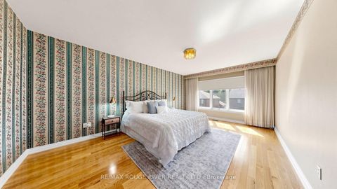 Photo 23 at 31 Delbeatrice Crescent, Centennial Scarborough, Toronto