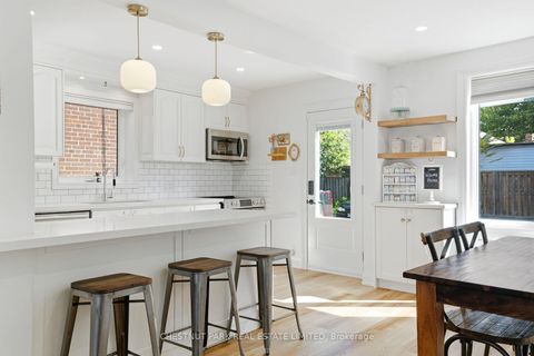 Photo 7 at 465 Oakwood Avenue, Oakwood Village, Toronto