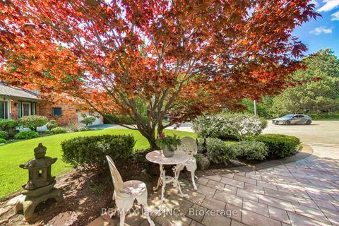 Photo 2 at 45 Windsor Valley Place, Courtice, Clarington