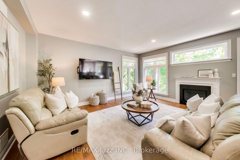 Photo 5 at 45 Windsor Valley Place, Courtice, Clarington