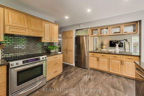 Photo 11 at 45 Windsor Valley Place, Courtice, Clarington
