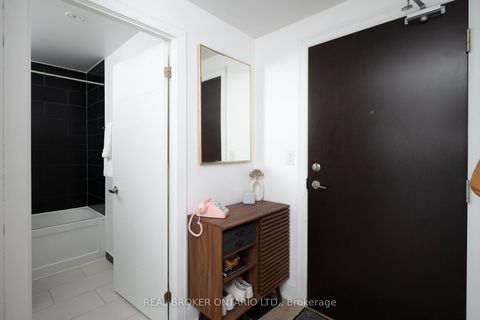 Photo 1 at 407 - 205 Manning Avenue, Bellwoods, Toronto
