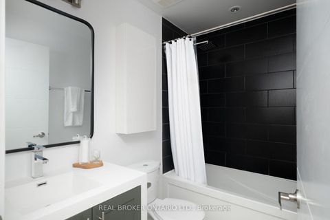 Photo 2 at 407 - 205 Manning Avenue, Bellwoods, Toronto