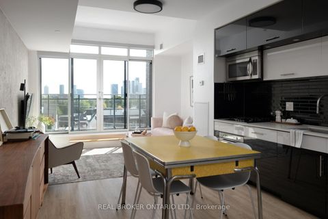 Photo 5 at 407 - 205 Manning Avenue, Bellwoods, Toronto