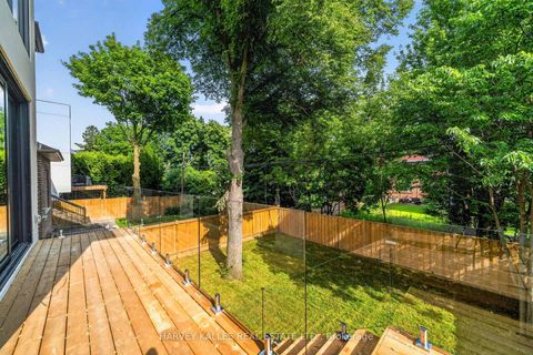 Photo 26 at 451 Cranbrooke Avenue, Nortown, Toronto