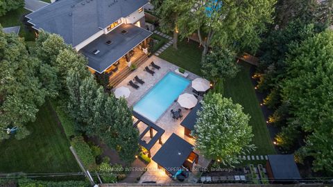 Photo 5 at 32 Totteridge Road, Rosethorn, Toronto