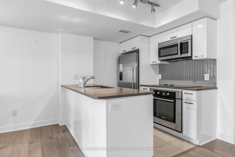 Photo 3 at 414 - 295 Adelaide Street W, Waterfront Communities C1, Toronto