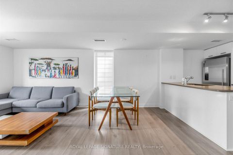 Photo 12 at 414 - 295 Adelaide Street W, Waterfront Communities C1, Toronto
