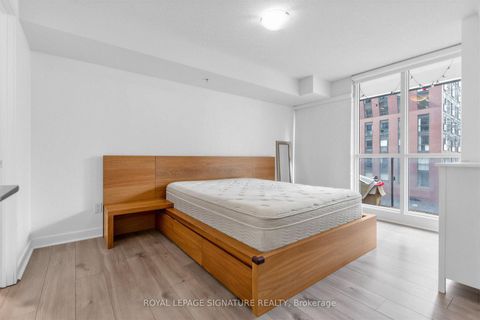 Photo 13 at 414 - 295 Adelaide Street W, Waterfront Communities C1, Toronto