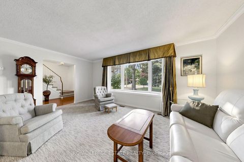 Photo 4 at 7 Longhope Place, Don Valley Village, Toronto