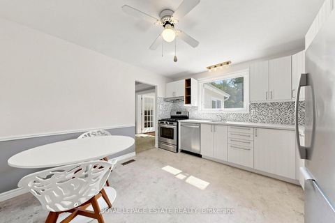 Photo 10 at 7 Longhope Place, Don Valley Village, Toronto