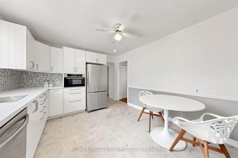 Photo 12 at 7 Longhope Place, Don Valley Village, Toronto