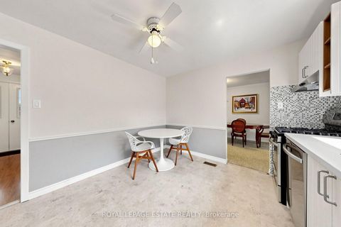 Photo 13 at 7 Longhope Place, Don Valley Village, Toronto