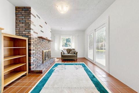 Photo 14 at 7 Longhope Place, Don Valley Village, Toronto