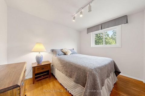Photo 28 at 7 Longhope Place, Don Valley Village, Toronto