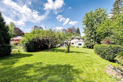 Photo 37 at 7 Longhope Place, Don Valley Village, Toronto