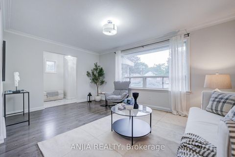 Photo 2 at 91 Canlish Road, Dorset Park, Toronto