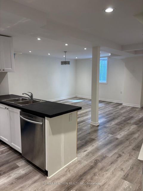 Photo 24 at 328 Salisbury Lane, London, Newmarket