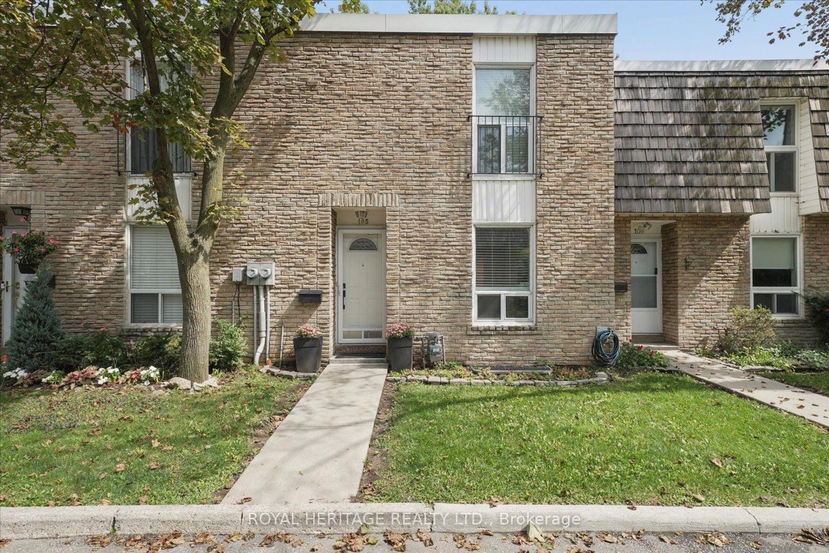 105 - 701 Burnhamthorpe Road, Markland Wood, Toronto photo number 2