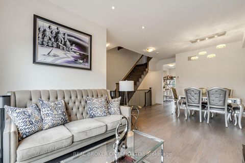 Photo 4 at 7 Kenneth Wood Crescent, Newtonbrook East, Toronto