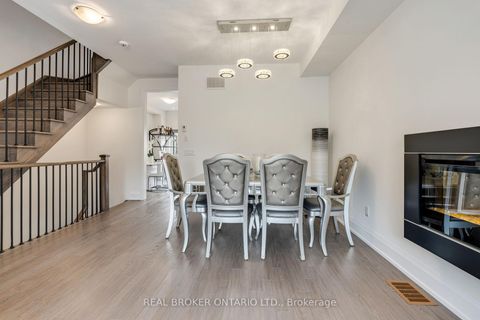 Photo 8 at 7 Kenneth Wood Crescent, Newtonbrook East, Toronto