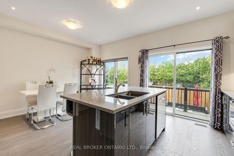 Photo 13 at 7 Kenneth Wood Crescent, Newtonbrook East, Toronto