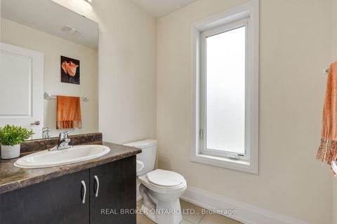 Photo 15 at 7 Kenneth Wood Crescent, Newtonbrook East, Toronto