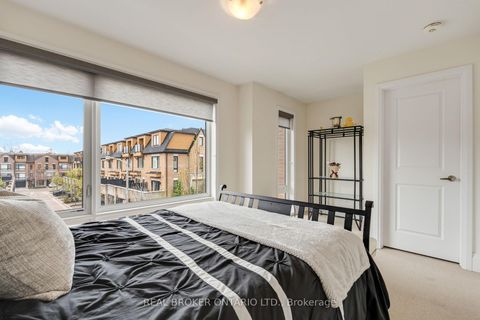 Photo 18 at 7 Kenneth Wood Crescent, Newtonbrook East, Toronto