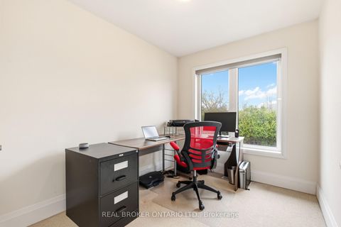 Photo 23 at 7 Kenneth Wood Crescent, Newtonbrook East, Toronto